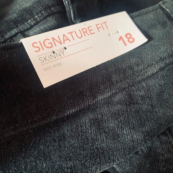 Lane Bryant Corduroy Skinny Pant NWT Size 18 - Picture 2 of 3